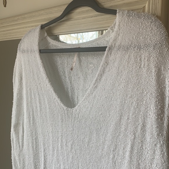 FREE PEOPLE white short sleeve sweater (XS) ✨ - Picture 4 of 8